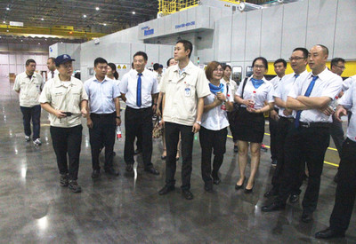 從4S店走進工廠,他們?yōu)楸本┈F(xiàn)代產(chǎn)品質量點贊!