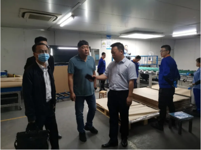 陪同政府園區(qū)赴特種玻璃深加工投資選址項目方對接考察,深度交流,為合作奠定堅實基礎(chǔ)