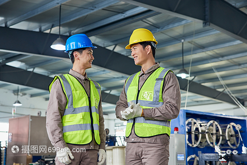 車間技術(shù)工人工作交流